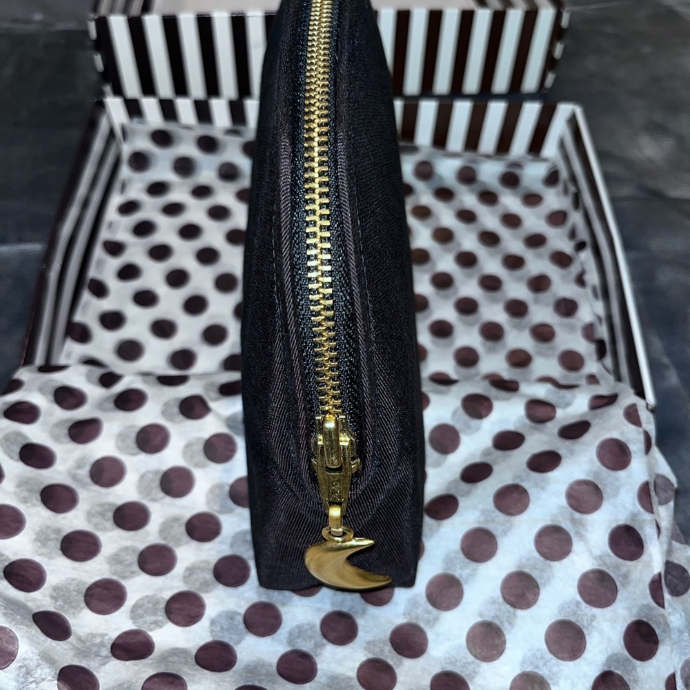 Henri Bendel clutch/make up bag